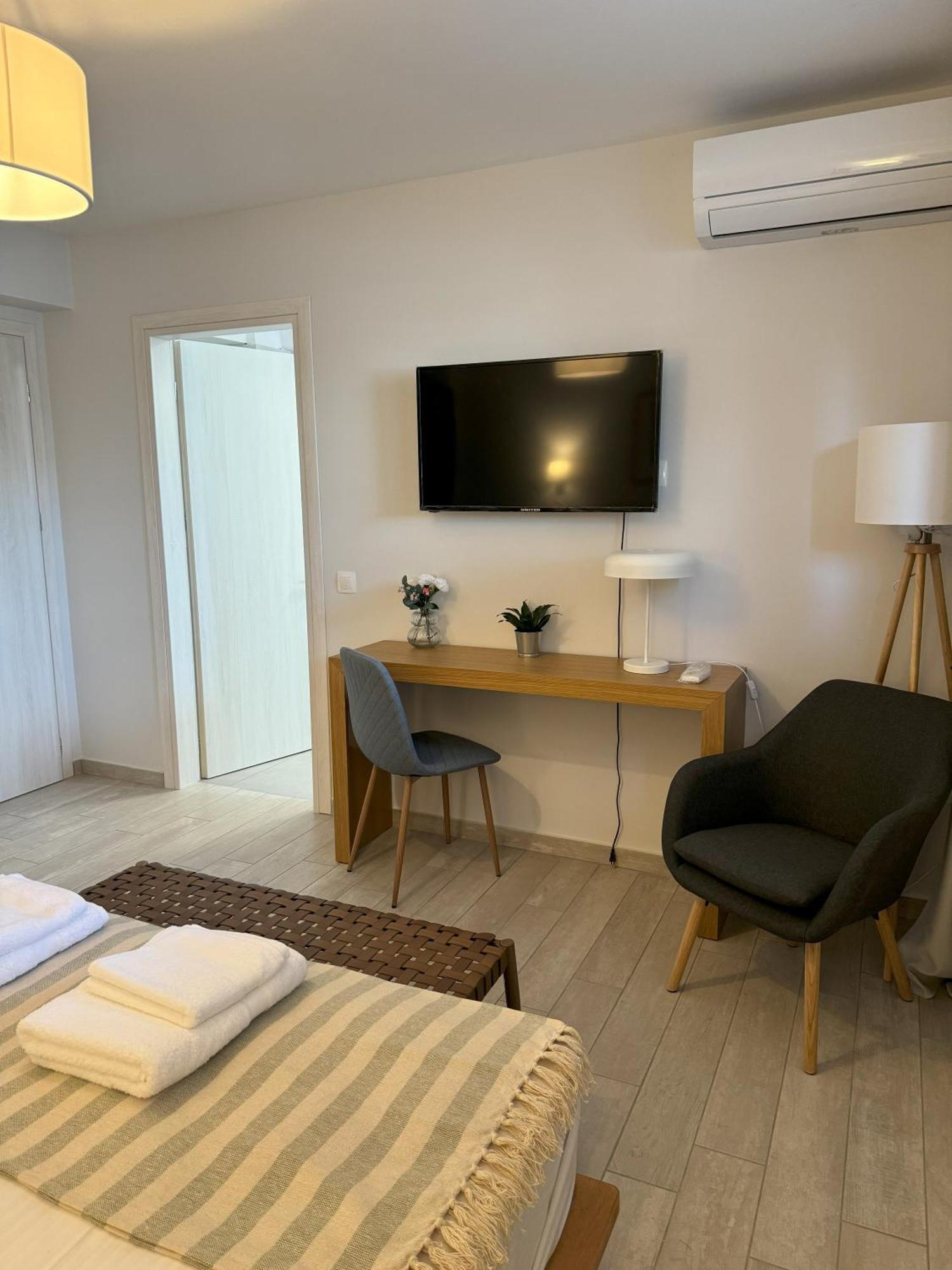 Acra Melia Apartment Palaiontsiflikion Exterior photo